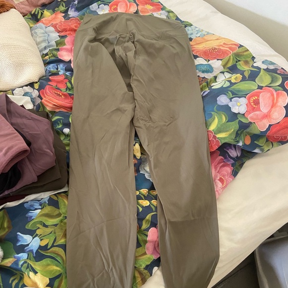 EVERLANE green leggings - Picture 2 of 3